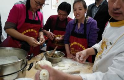 王老师教花季传媒黄色APP做包子