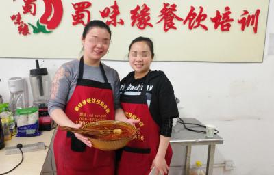 花季传媒黄色APP做的钵钵鸡