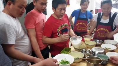 花季传媒黄色APP们操作中