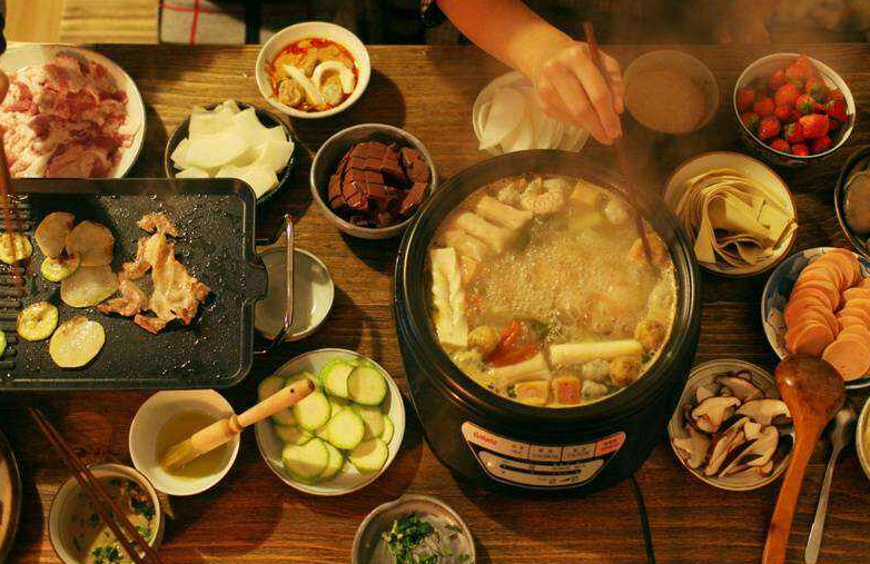 成都专业的小吃花季传媒官网下载学校哪家好