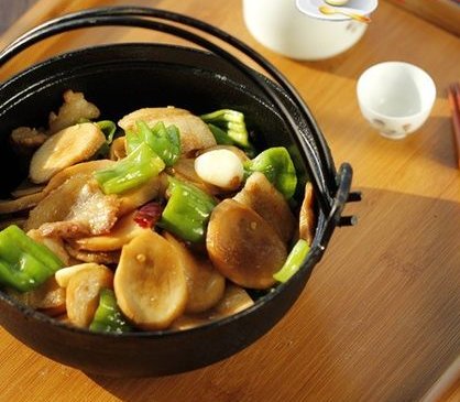 比肉好吃的素菜，干锅杏鲍菇，健康美味的家常素菜菜谱