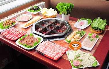 火锅味道怎样，汤底和蘸料各占一半的因素，这些蘸料你都吃过？