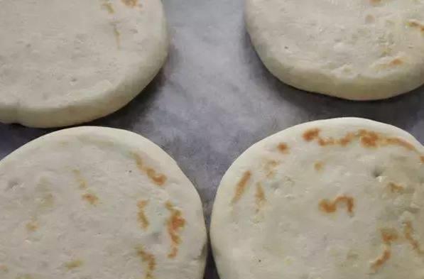 红糖锅盔，我的童年最爱