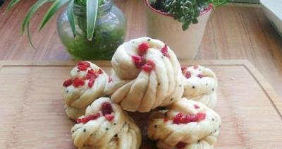 不会做花卷的可以试试这个方法，很简单，一看就会，好吃又好看