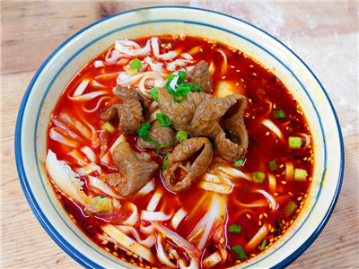 成都学重庆小面技能训练多少钱？特色美食小吃训练