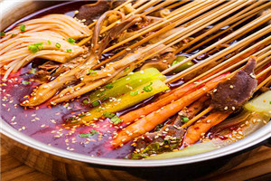 学冷锅串串技能做法哪里专业？底锅的制造