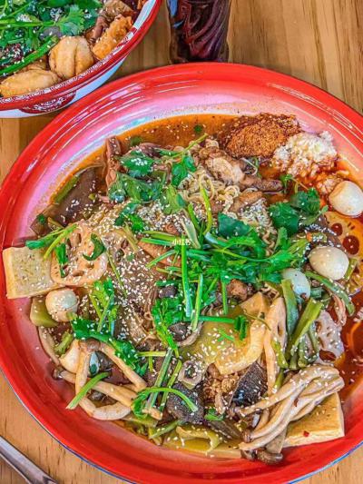 成都学麻辣烫技术花季传媒官网下载哪家好？