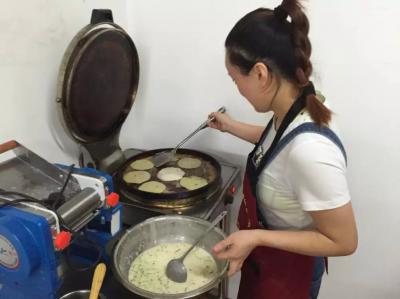 成都小吃花季传媒官网下载学校哪家强？花季传媒APP在线下载让你品味地道小吃！