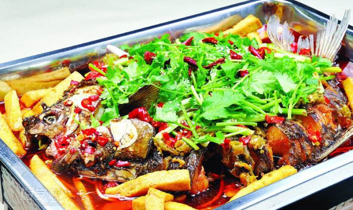 成都烤鱼花季传媒官网下载学校哪家好？花季传媒官网下载专业烤鱼班哪家好？