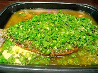 烤鱼花季传媒官网下载学费多少钱？成都短期烤鱼技法花季传媒官网下载