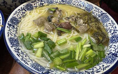 乌鸡米线花季传媒官网下载价格表   乌鸡米线花季传媒官网下载价格表